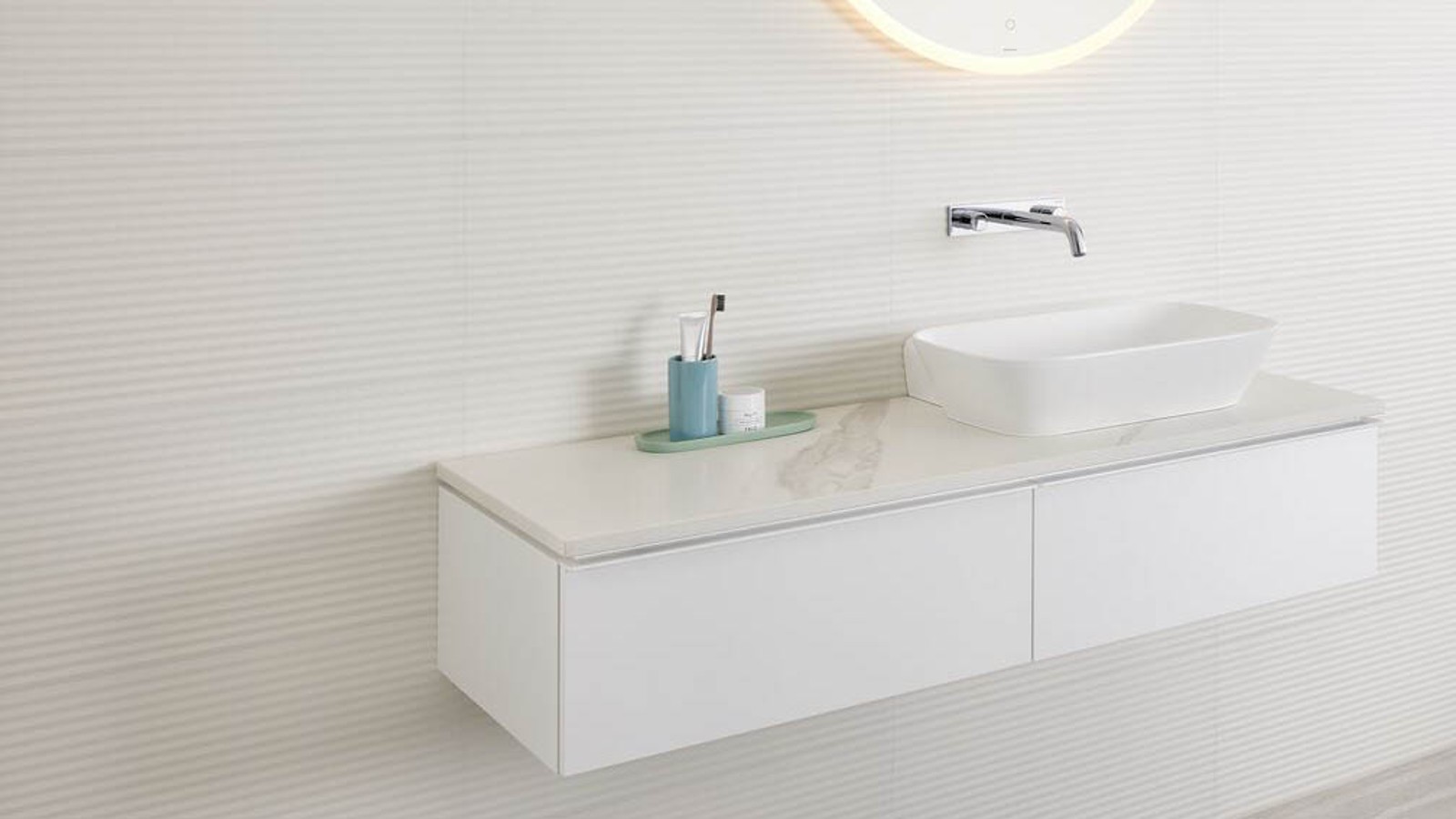 Bilde av hvit servant og underskap Bilde av hvit servant og underskap