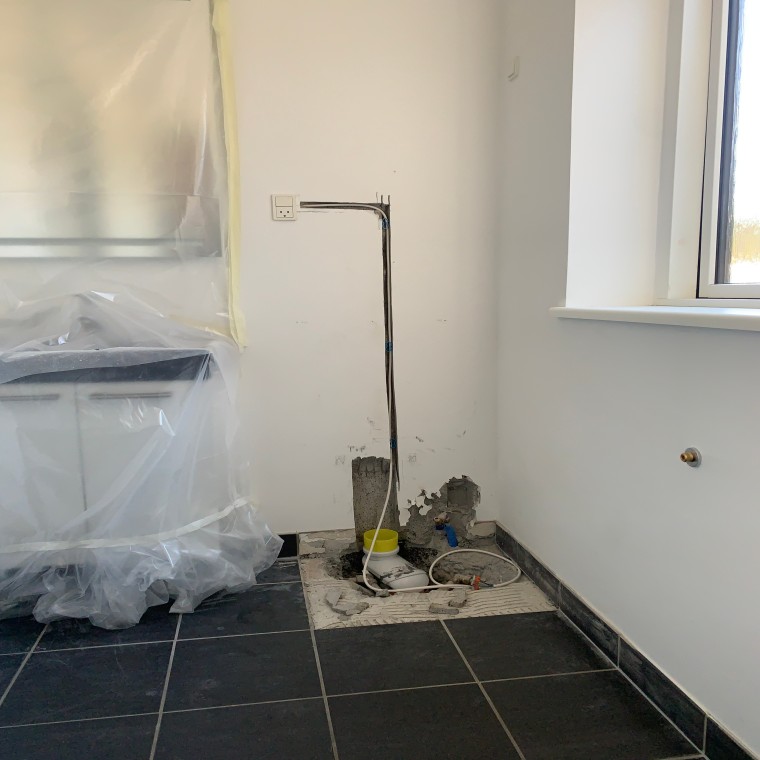 Renovering av toalett (© Peter Mølgaard, Geberit A/S) Renovering av toalett (© Peter Mølgaard, Geberit A/S)