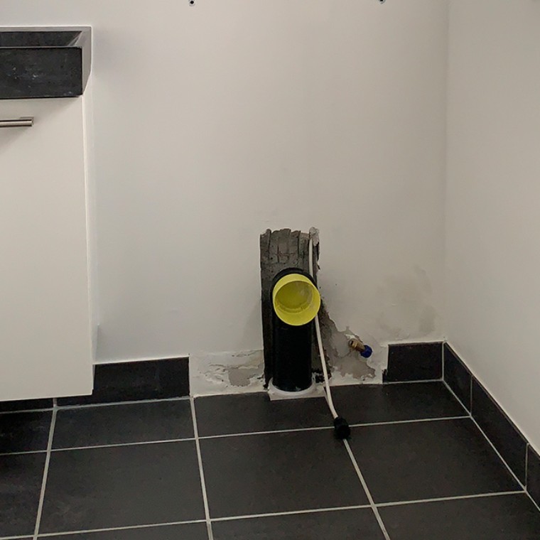 Renovering av toalett (© Peter Mølgaard, Geberit A/S) Renovering av toalett (© Peter Mølgaard, Geberit A/S)