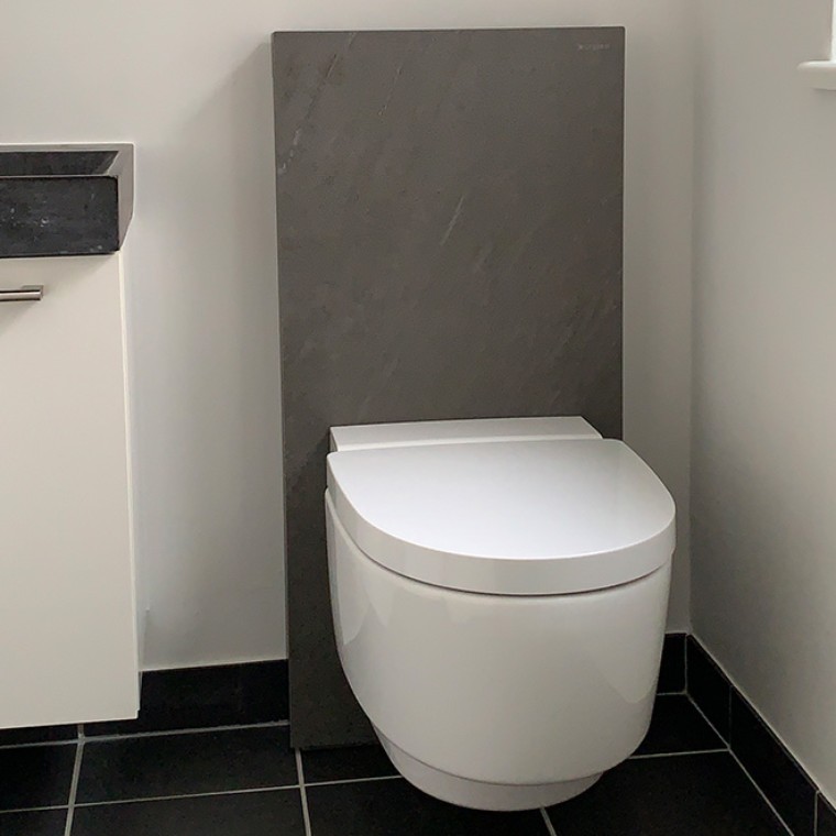 Renovering av toalett (© Peter Mølgaard, Geberit A/S) Renovering av toalett (© Peter Mølgaard, Geberit A/S)