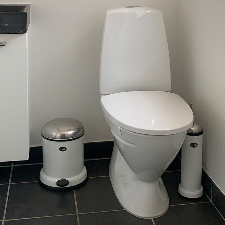 Renovering av toalett (© Peter Mølgaard, Geberit A/S) Renovering av toalett (© Peter Mølgaard, Geberit A/S)