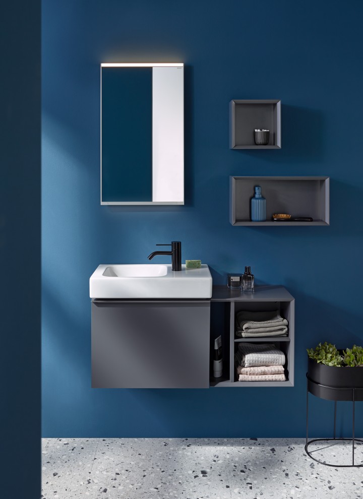 Geberit iCon gjestetoalett med servant, servantskap og speil Geberit iCon gjestetoalett med servant, servantskap og speil