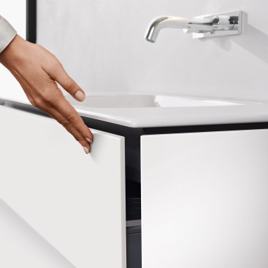 Push-to-open