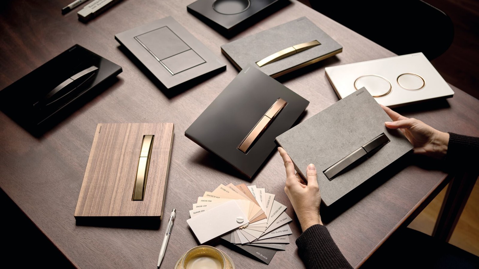 Vi har flere ulike betjeningsplater