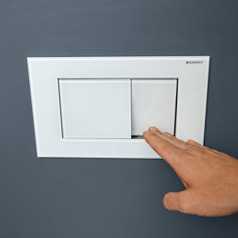 Sigma40 betjeningsplate med rektangulære knapper i matt hvitt Sigma40 betjeningsplate med rektangulære knapper i matt hvitt