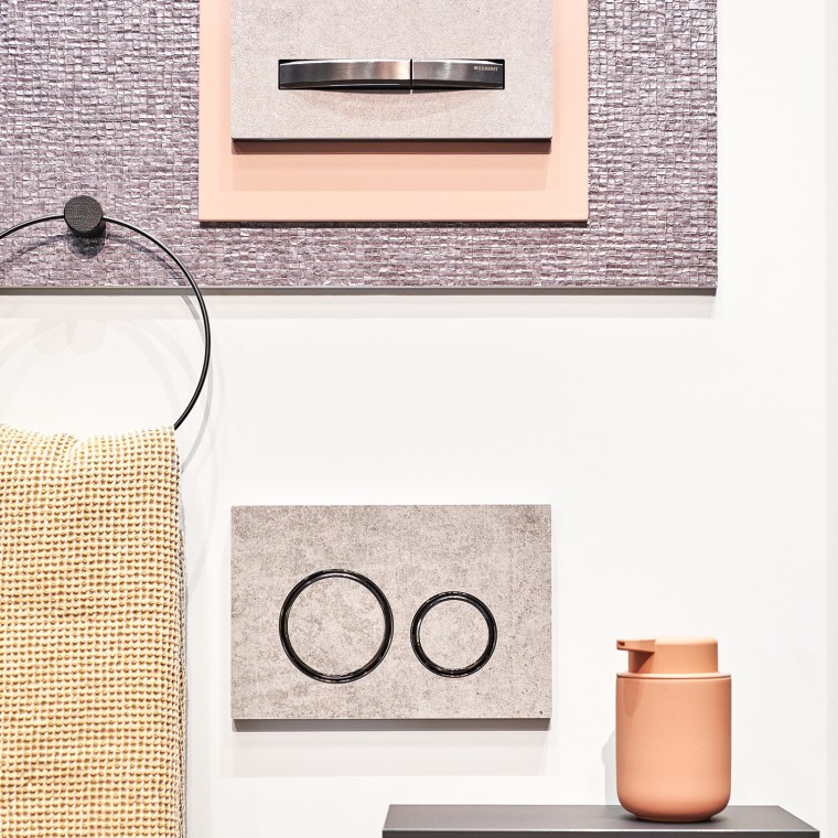 En blanding av materialer på badet skaper mer hygge