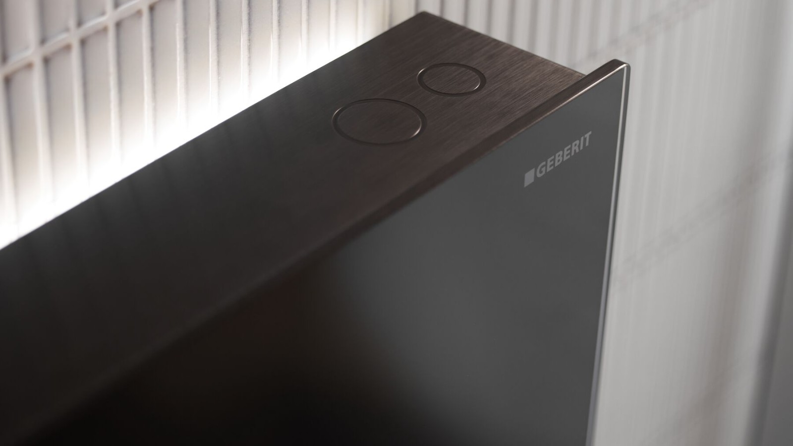 Geberit Monolith Plus toalettmodul skylleaktivering (© Geberit) Geberit Monolith Plus toalettmodul skylleaktivering (© Geberit)