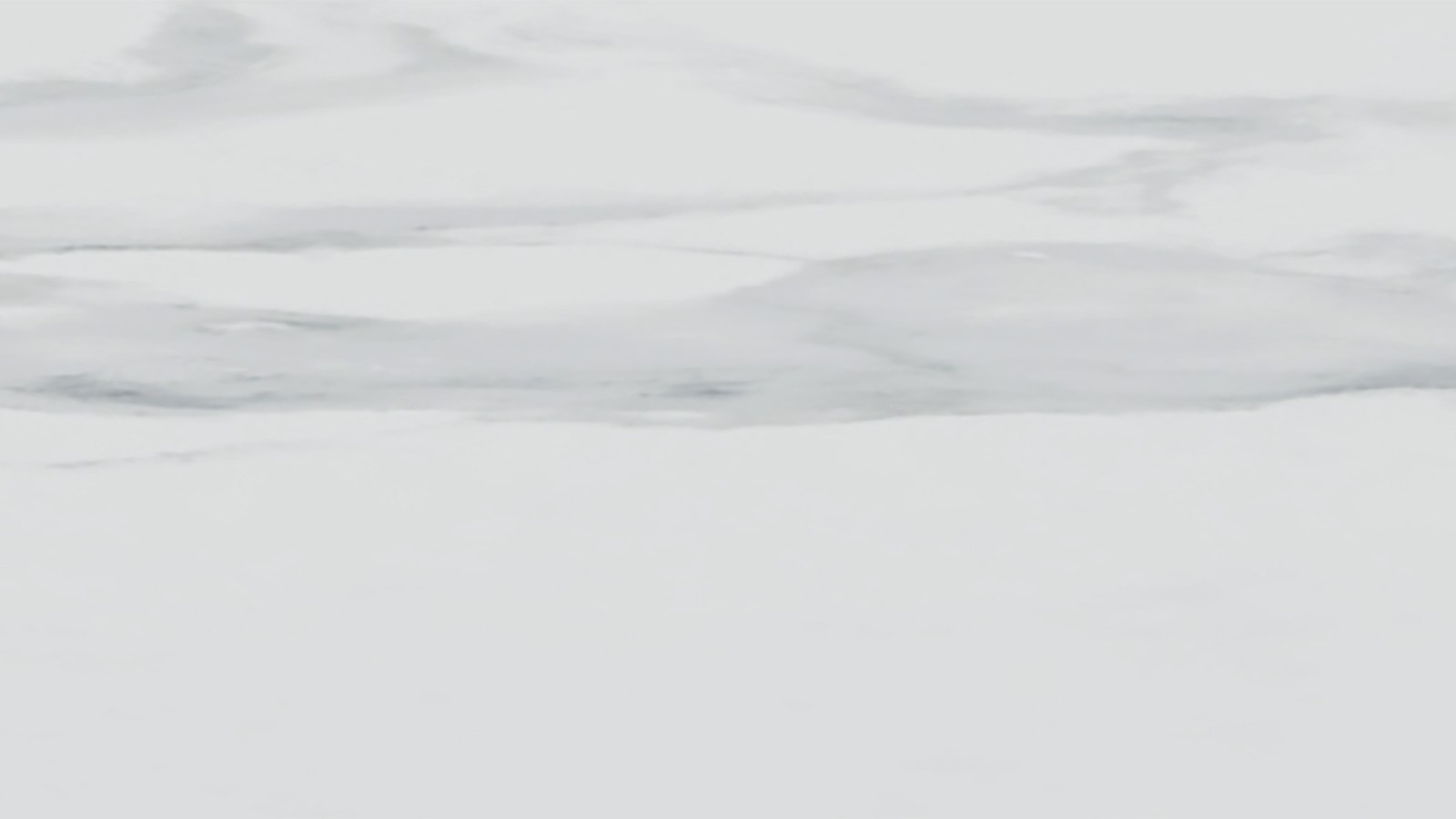 Farger: Steintøy i hvit marmor-utseende Farger: Steintøy i hvit marmor-utseende