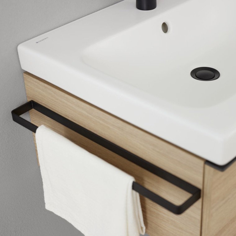 Geberit iCon servantskap med håndklestang i sort matt (© Geberit) Geberit iCon servantskap med håndklestang i sort matt (© Geberit)