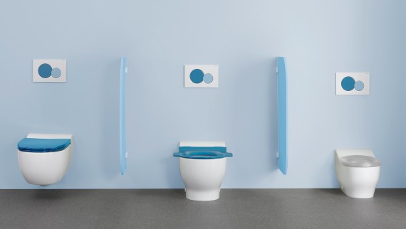 Toaletter fra Geberit Bambini-baderomsserie med fargerike toalettlokk og betjeningsplater