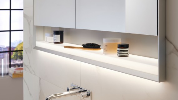Geberit ONE speilskap med lyskonseptet Geberit ComfortLight Geberit ONE speilskap med lyskonseptet Geberit ComfortLight