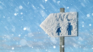 Det er ikke nødvendig å tåle en kjølig tur på toalettet eller et iskaldt toalettsete