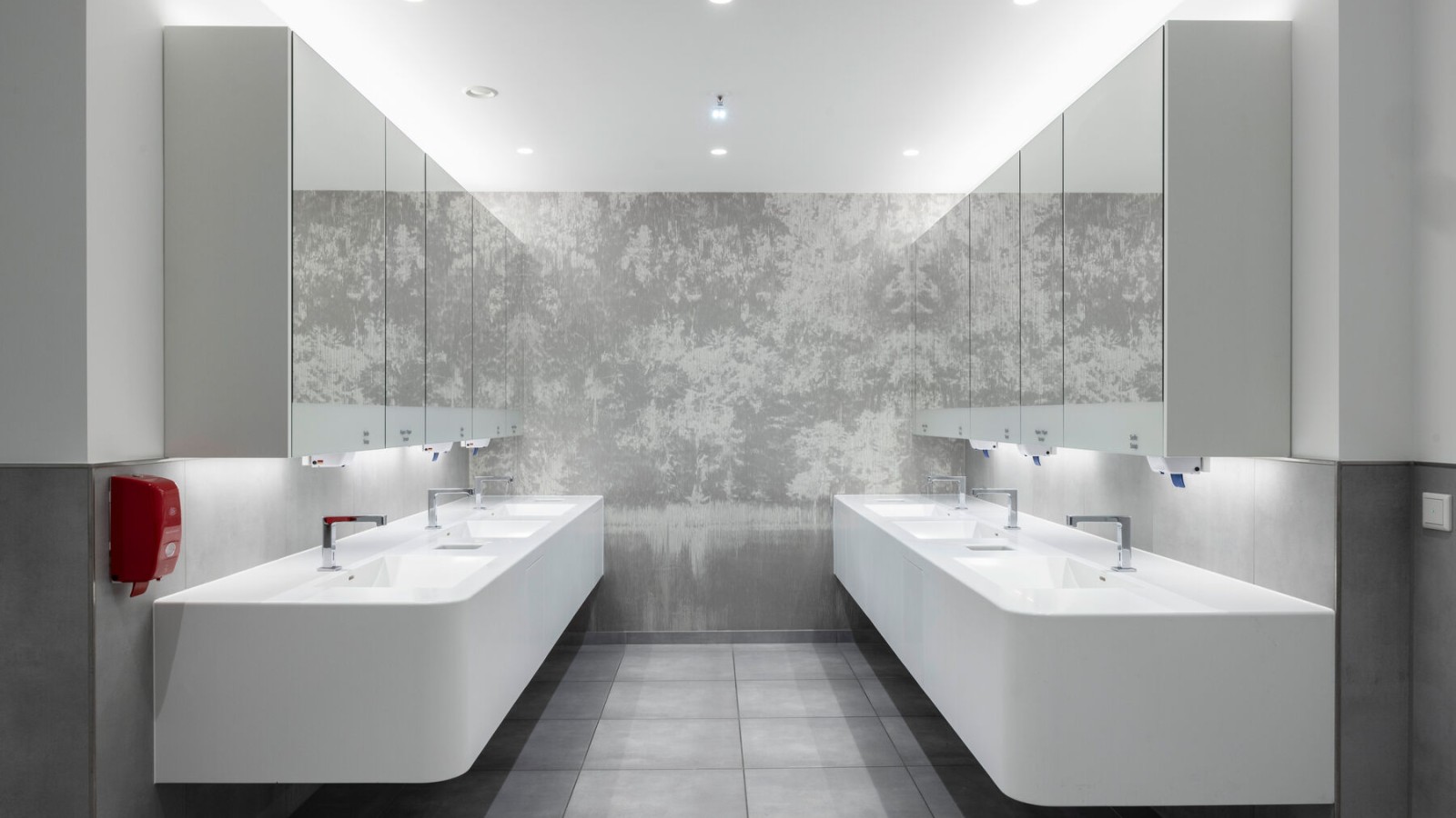 Direkte strøm for styring av Geberit Brenta-kranen montert på dekk, leveres av GEBUS-kabel via en Geberit Gateway Direkte strøm for styring av Geberit Brenta-kranen montert på dekk, leveres av GEBUS-kabel via en Geberit Gateway