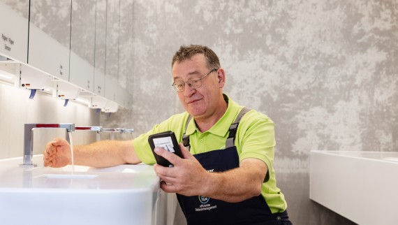 Direkte drift av servantkranen via Bluetooth Direkte drift av servantkranen via Bluetooth