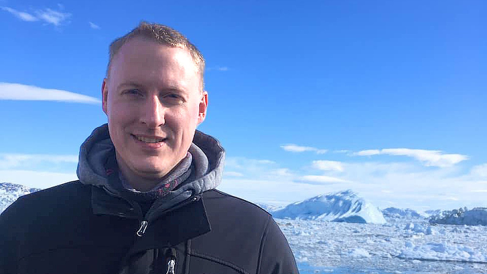 Jesper Hjort Hansen, medeier i rørlegger- og elektrofirmaet VVS og El Firmaet A/S i Ilulissat (© Adam Mørk) Jesper Hjort Hansen, medeier i rørlegger- og elektrofirmaet VVS og El Firmaet A/S i Ilulissat (© Adam Mørk)