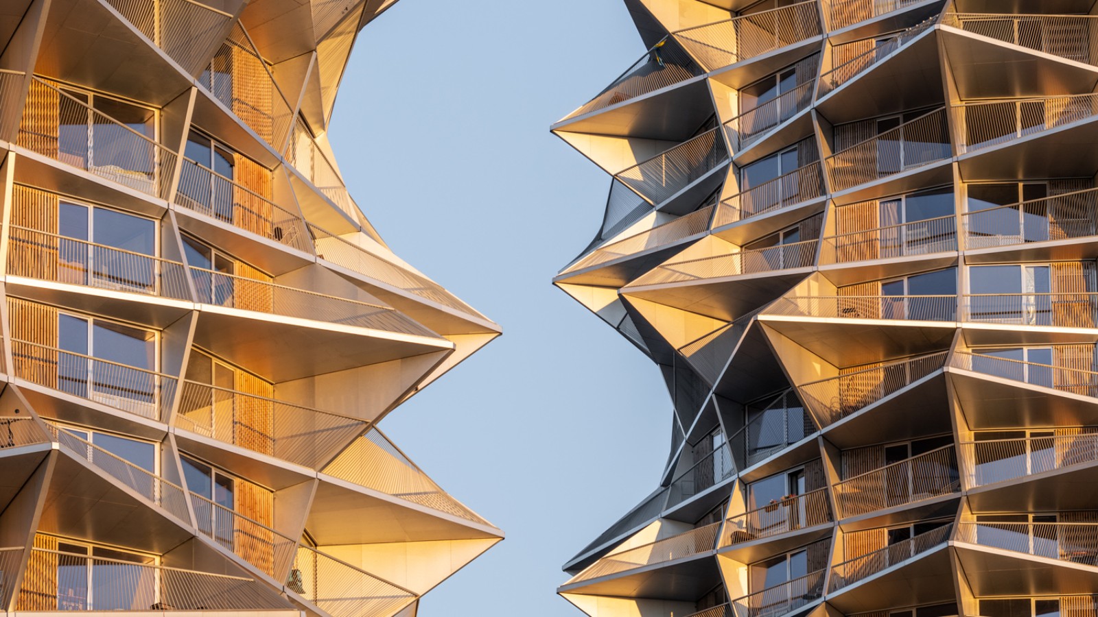 Hver mikroleilighet har sin egen balkong (© Rasmus Hjortshøj) Hver mikroleilighet har sin egen balkong (© Rasmus Hjortshøj)