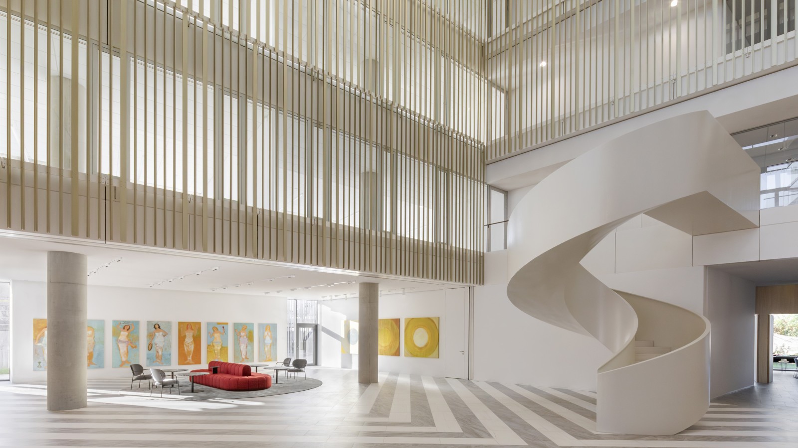 Det sentrale atriet (© Ana Skobe) Det sentrale atriet (© Ana Skobe)