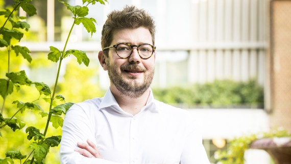 Jonas Vanbelle, arkitekt bak Rubenshusets nye inngangsbygg (© Frederik Beyens) Jonas Vanbelle, arkitekt bak Rubenshusets nye inngangsbygg (© Frederik Beyens)