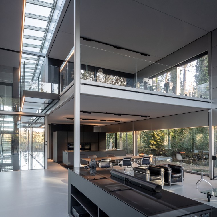 Bygget er nesten helt demonterbart og gjenbrukbart. Bygget er nesten helt demonterbart og gjenbrukbart.