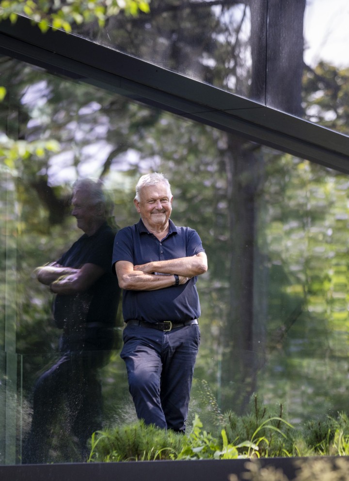 Arkitekt Jan Pesman spesialiserer seg på sirkulære løsninger (© Lucas van der Wee) Arkitekt Jan Pesman spesialiserer seg på sirkulære løsninger (© Lucas van der Wee)