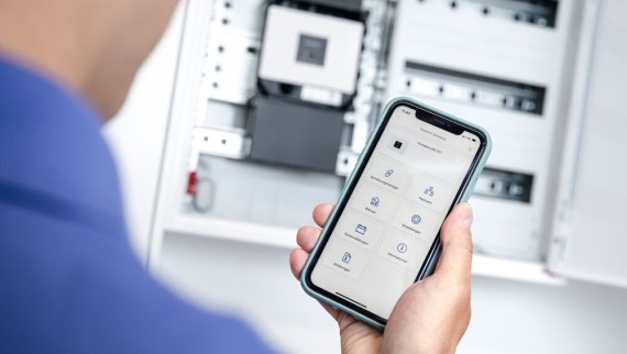Betjening av alle hygienespyleenheter via Geberit Control-appen på Geberit Gateway Betjening av alle hygienespyleenheter via Geberit Control-appen på Geberit Gateway