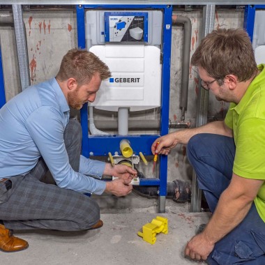 Installasjon av Geberit Power & Connect boks Installasjon av Geberit Power & Connect boks