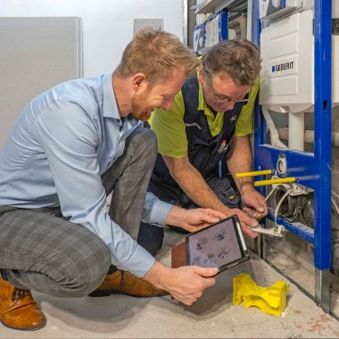 Installasjon av Geberit Power & Connect boks Installasjon av Geberit Power & Connect boks