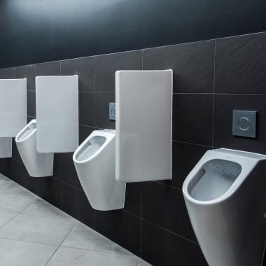Geberit Sigma10 betjeningsplate brukes til urinalene. (© Jarosław Kąkol) Geberit Sigma10 betjeningsplate brukes til urinalene. (© Jarosław Kąkol)