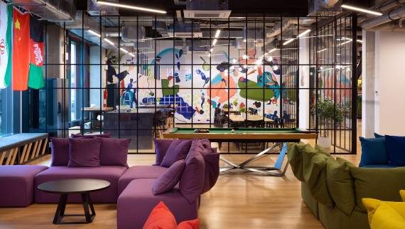 Fellesrommene i LivinnX inviterer deg til å slappe av (PL) © Jaroslaw Kakal/Geberit) Fellesrommene i LivinnX inviterer deg til å slappe av (PL) © Jaroslaw Kakal/Geberit)