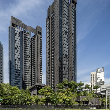 Høyhusene på Martin Modern-området kombinerer de to verdifulle ressursene i den tettbefolkede metropolen Singapore: plass og natur (© Darren Soh)