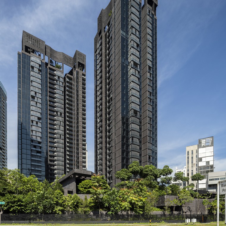 Høyhusene på Martin Modern-området kombinerer de to verdifulle ressursene i den tettbefolkede metropolen Singapore: plass og natur (© Darren Soh) Høyhusene på Martin Modern-området kombinerer de to verdifulle ressursene i den tettbefolkede metropolen Singapore: plass og natur (© Darren Soh)