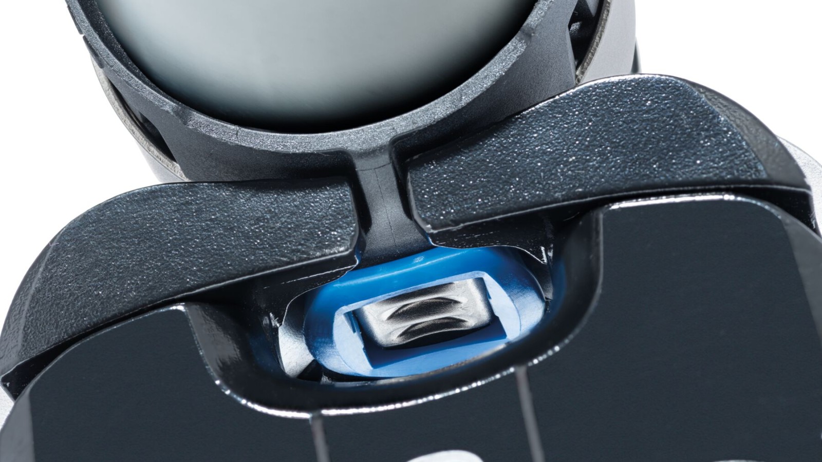 Veiledning av verktøyet gjennom pressindikatoren med Geberit FlowFit. Veiledning av verktøyet gjennom pressindikatoren med Geberit FlowFit.