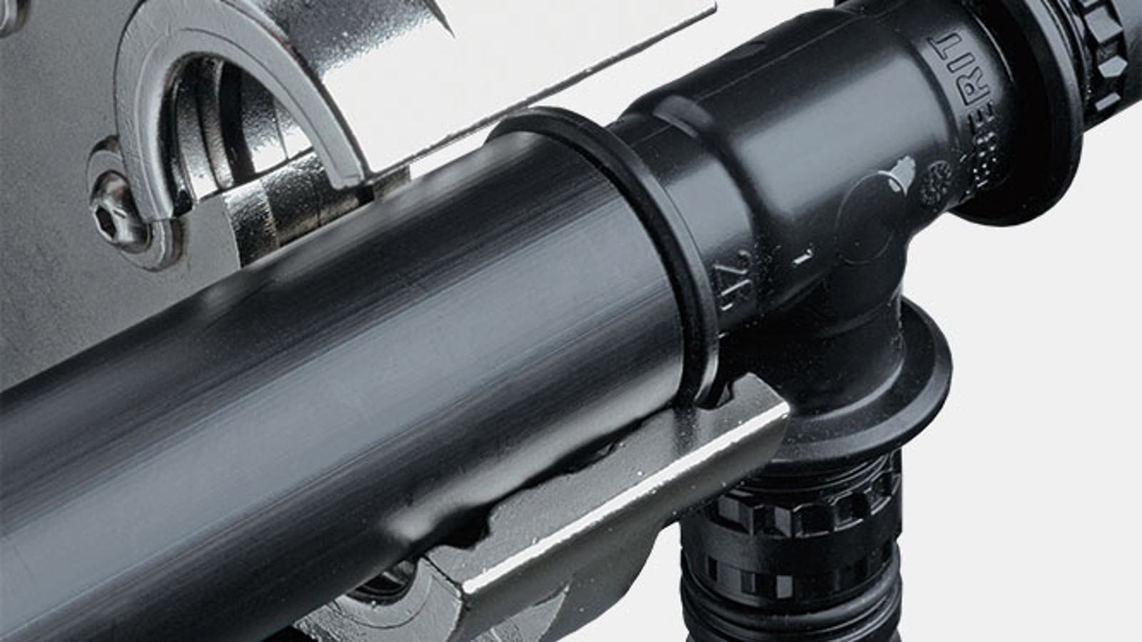 Presskjeveguiden forhindrer feil posisjonering med Geberit Mepla