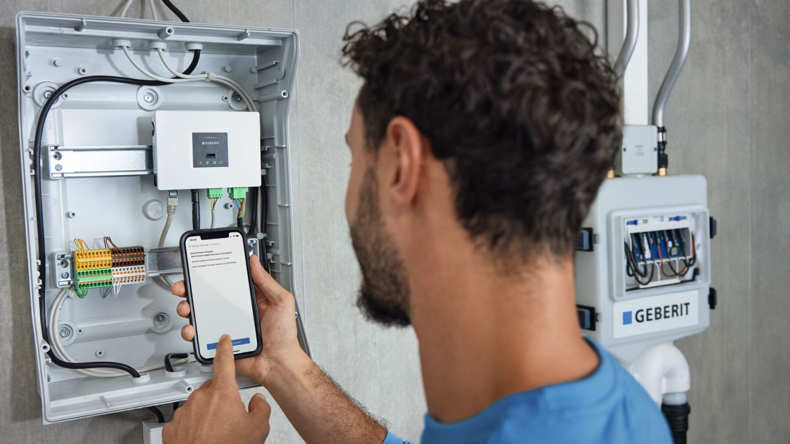 Sensor­data hentes fra Geberit Gateway via Geberit Control-appen