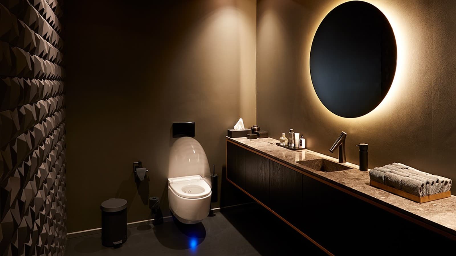 Restaurant Alchemist med Geberit Mera dusjtoalett (© Søren Gammelmark / @gammelmarkphoto) Restaurant Alchemist med Geberit Mera dusjtoalett (© Søren Gammelmark / @gammelmarkphoto)