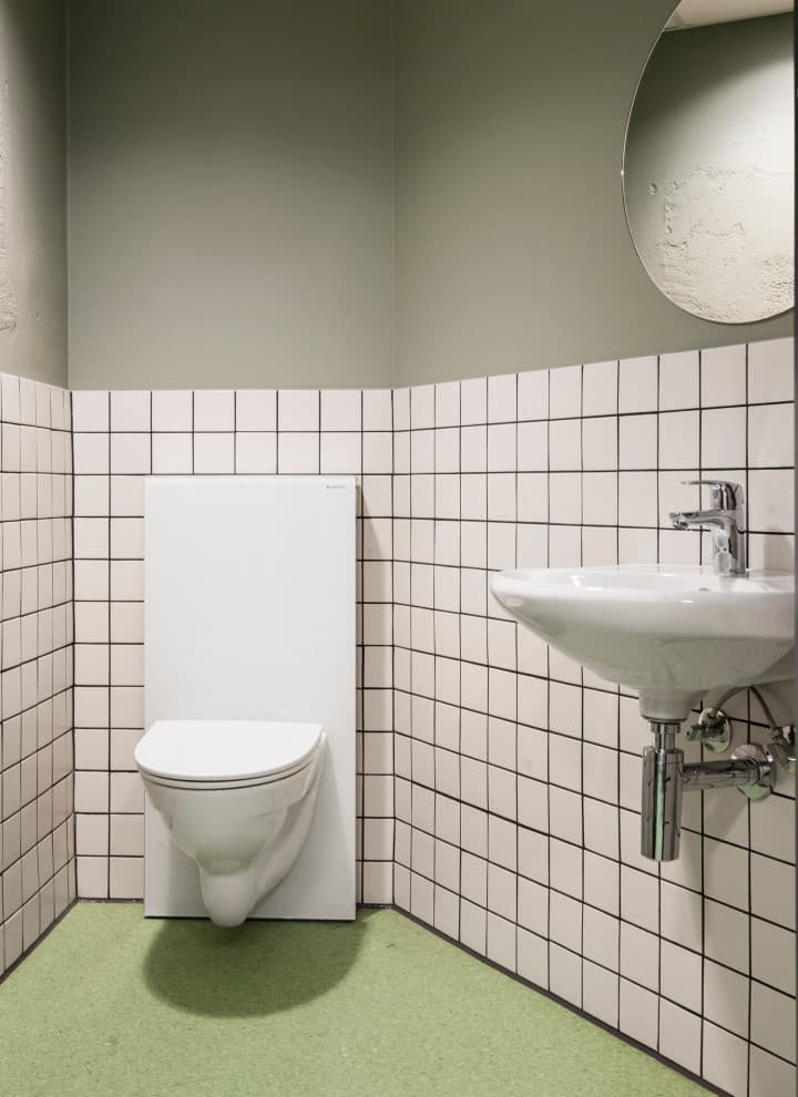 Baderom Steinkjer samfunnshus (© Geberit AS) Baderom Steinkjer samfunnshus (© Geberit AS)