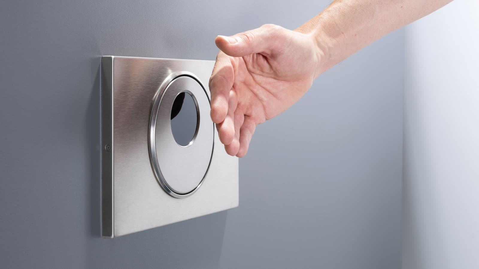 Geberit Sigma10 betjeningsplate – berøringsfri, rund modell med fjernaktivering og håndstyring Geberit Sigma10 betjeningsplate – berøringsfri, rund modell med fjernaktivering og håndstyring