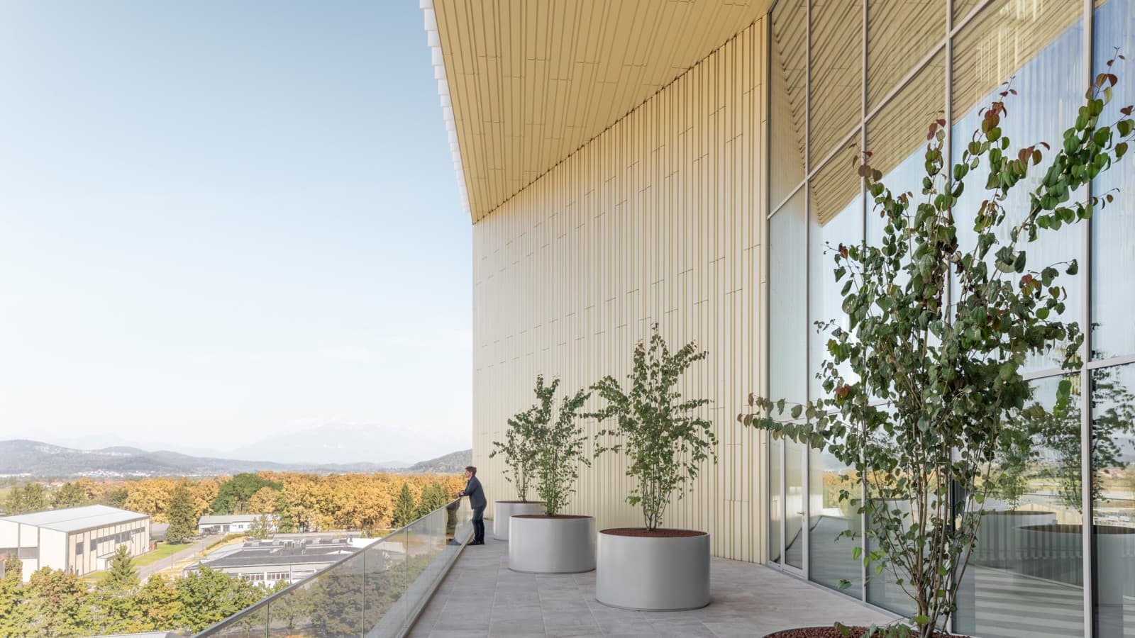 Spektakulært: Fra terrassene kan man se hele Ljubljana (© Ana Skobe) Spektakulært: Fra terrassene kan man se hele Ljubljana (© Ana Skobe)