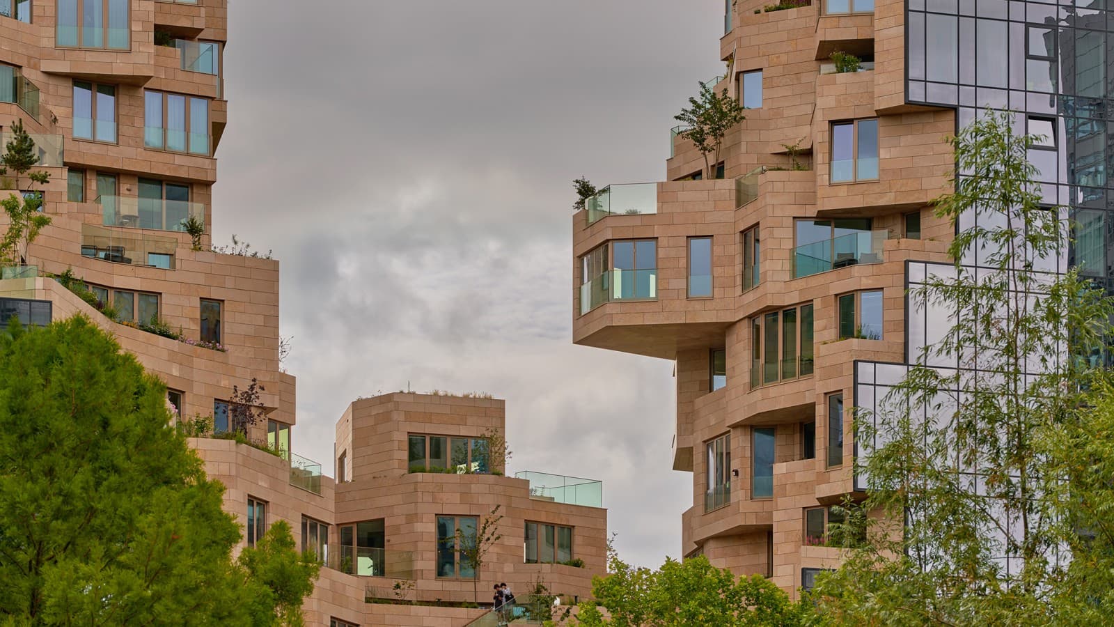 Fasaden med 155 plantesorter (© Marcel Steinbach) Fasaden med 155 plantesorter (© Marcel Steinbach)